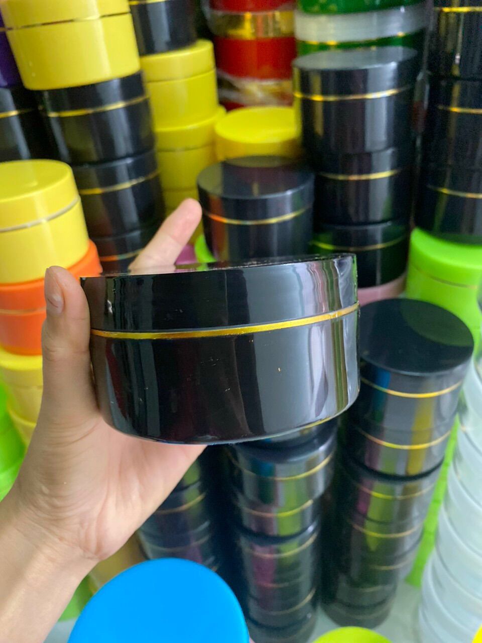 hũ đựng kem 150gr (màu đen)