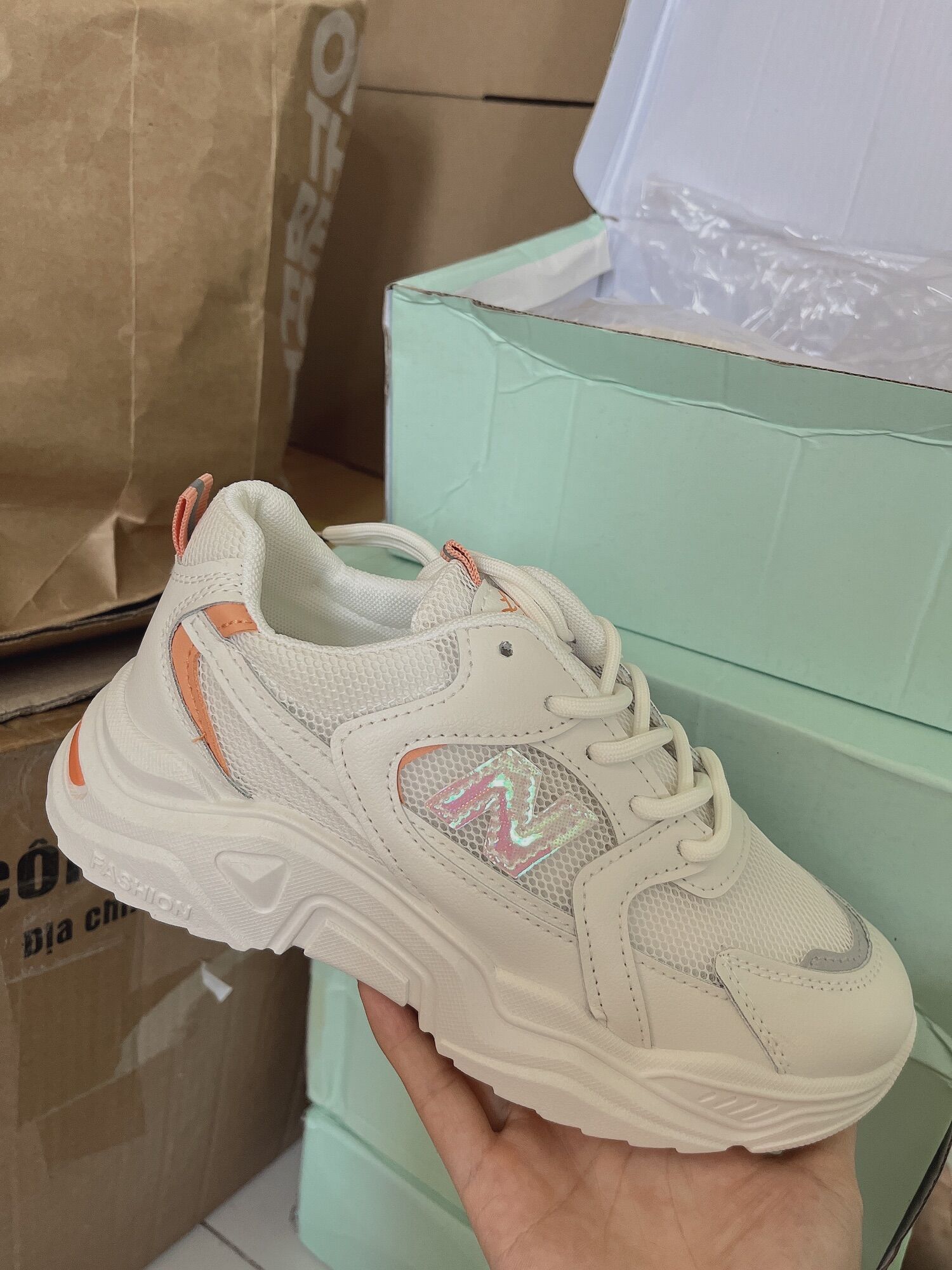 Giày thể thao nữ giày sneaker giày nữ đế cao 4cm gọn chân tôn dáng kiểu dáng hàn quốc mới nhất 2022