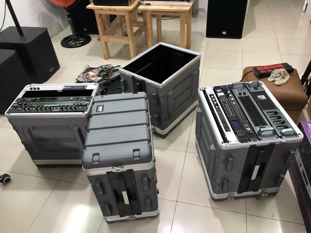 Tủ abs 8u chuyên đựng các thiết bị âm thanh chuyên nghiệp - gia khang shop
