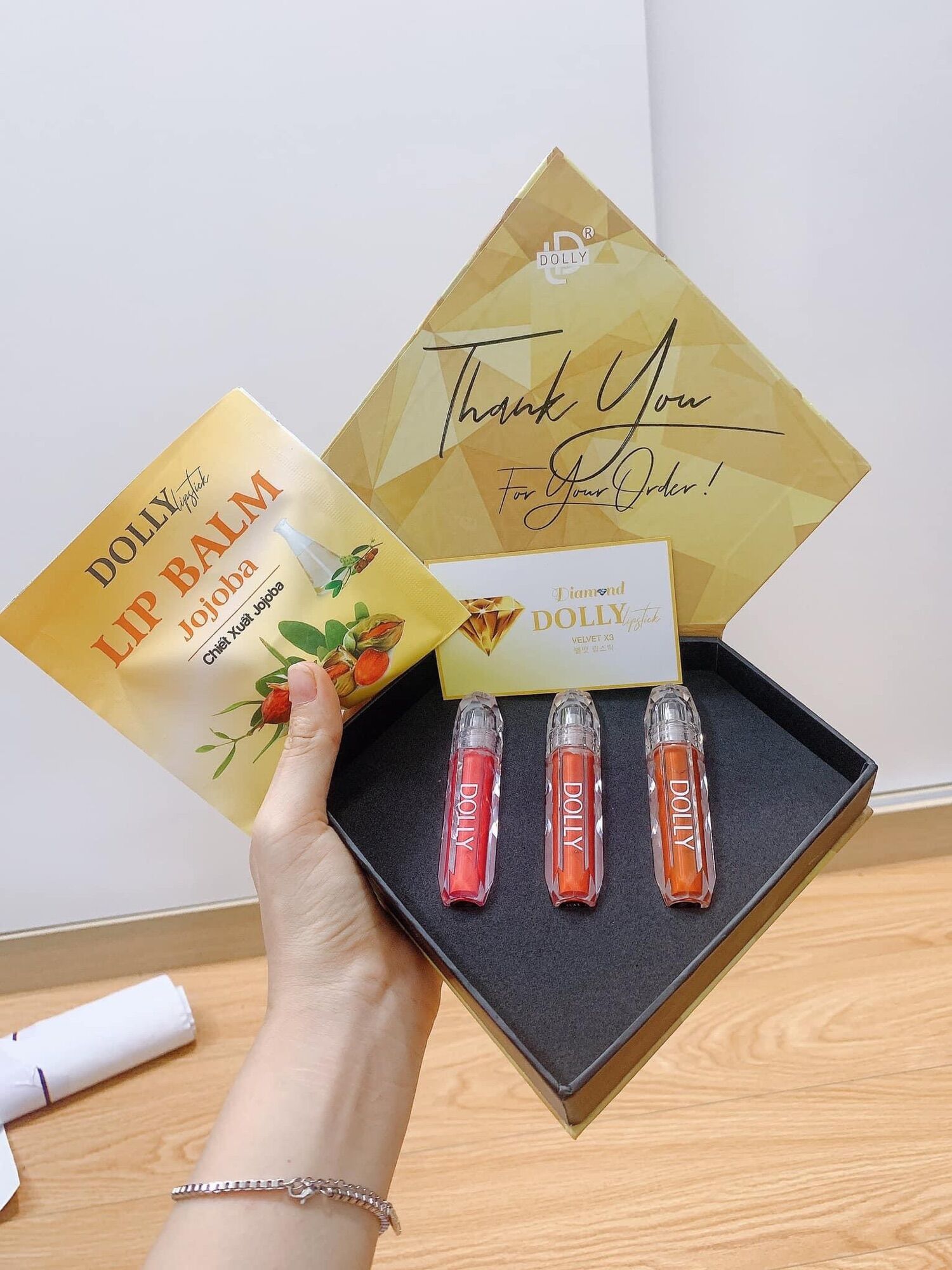 Set VIP 3 son tặng dưỡng môi