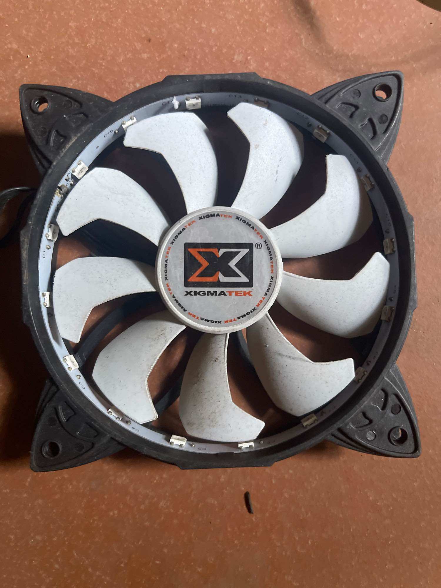 Quạt tản nhiệt làm mát máy tính 12x12
