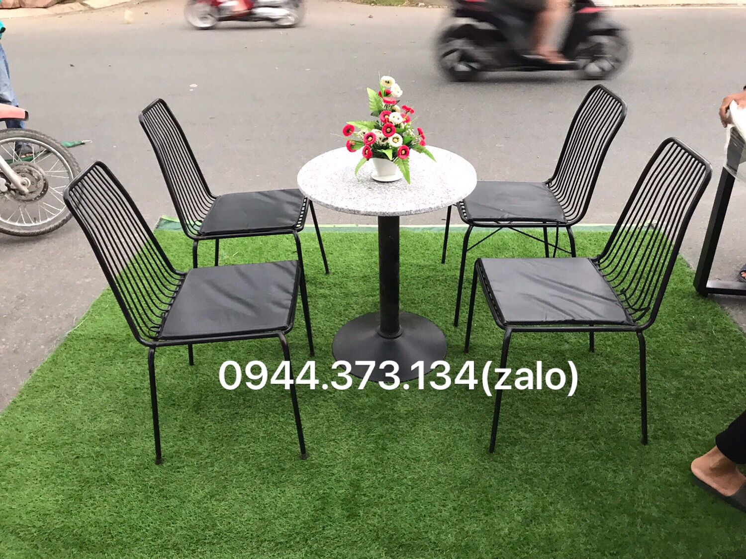 Bộ bàn ghế sắt sân vườn giá rẻ .
