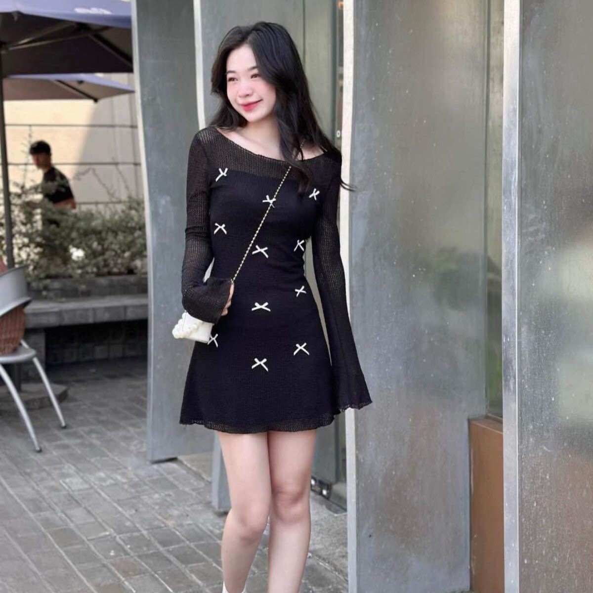 Đầm Chữ A Tay Loe Dài Vải Lưới Đính Nơ Kèm Lót