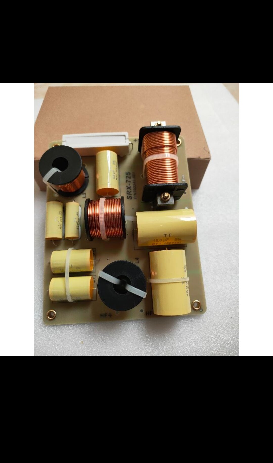 Mach phân tần loa SRX-725