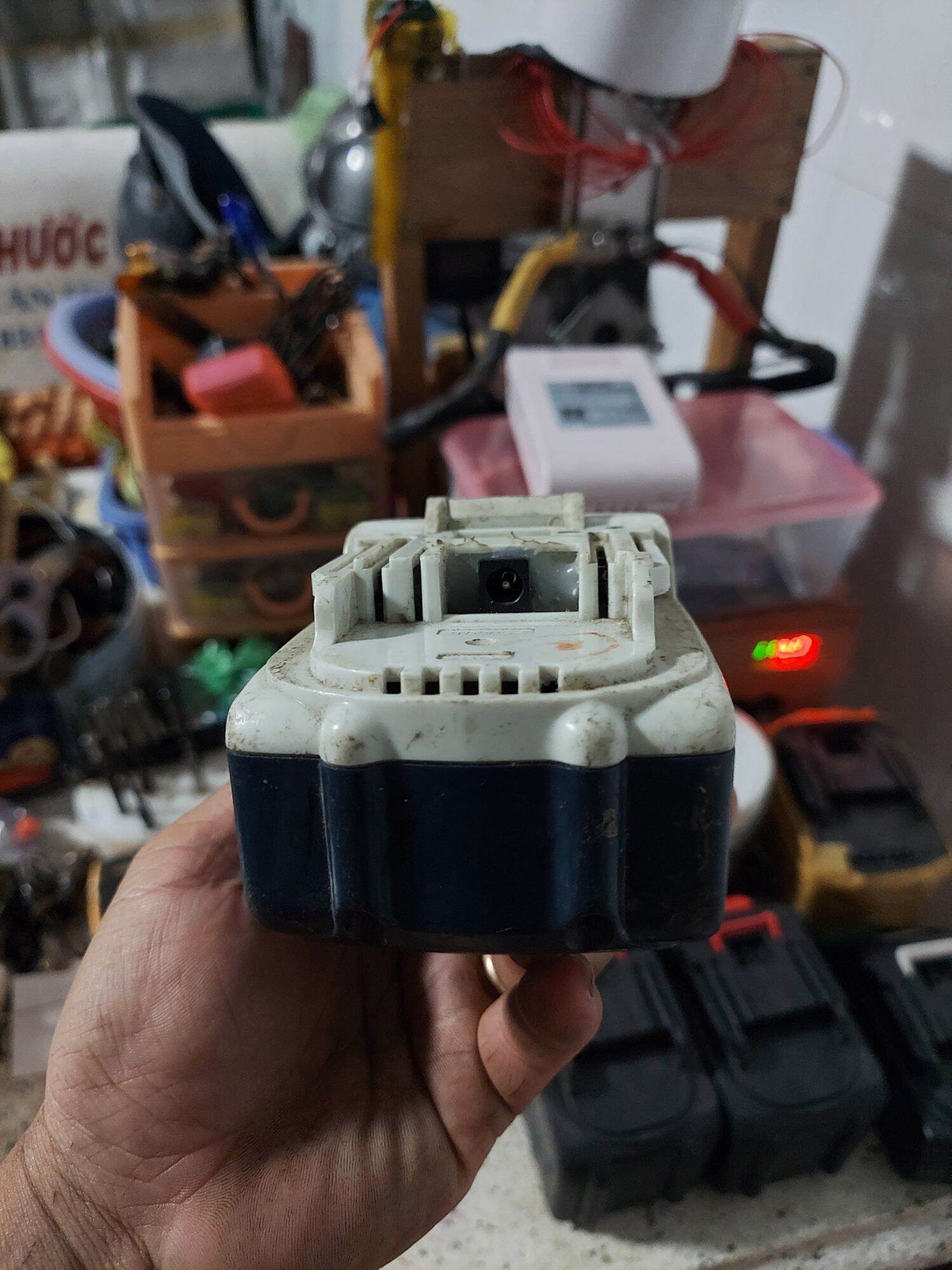 pin makita 12v trược