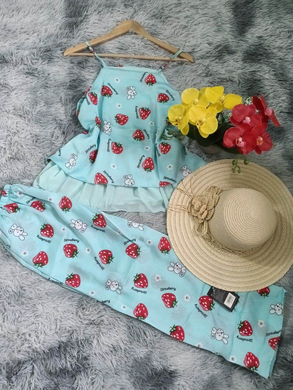 sét  yếm sét bộ  nữ  Chât  vải  lụa  satin