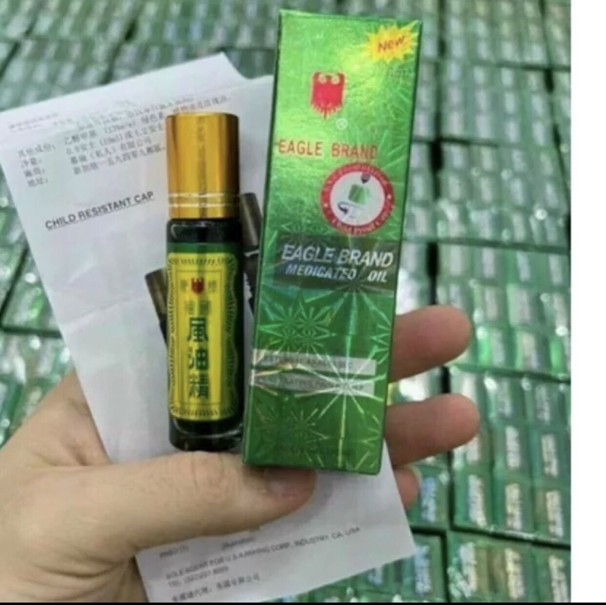 Combo 12 chai Dầu Gió Xanh Singapore nhập khẩu chính hãng EAGLE Brand Medicated Oil 10ml