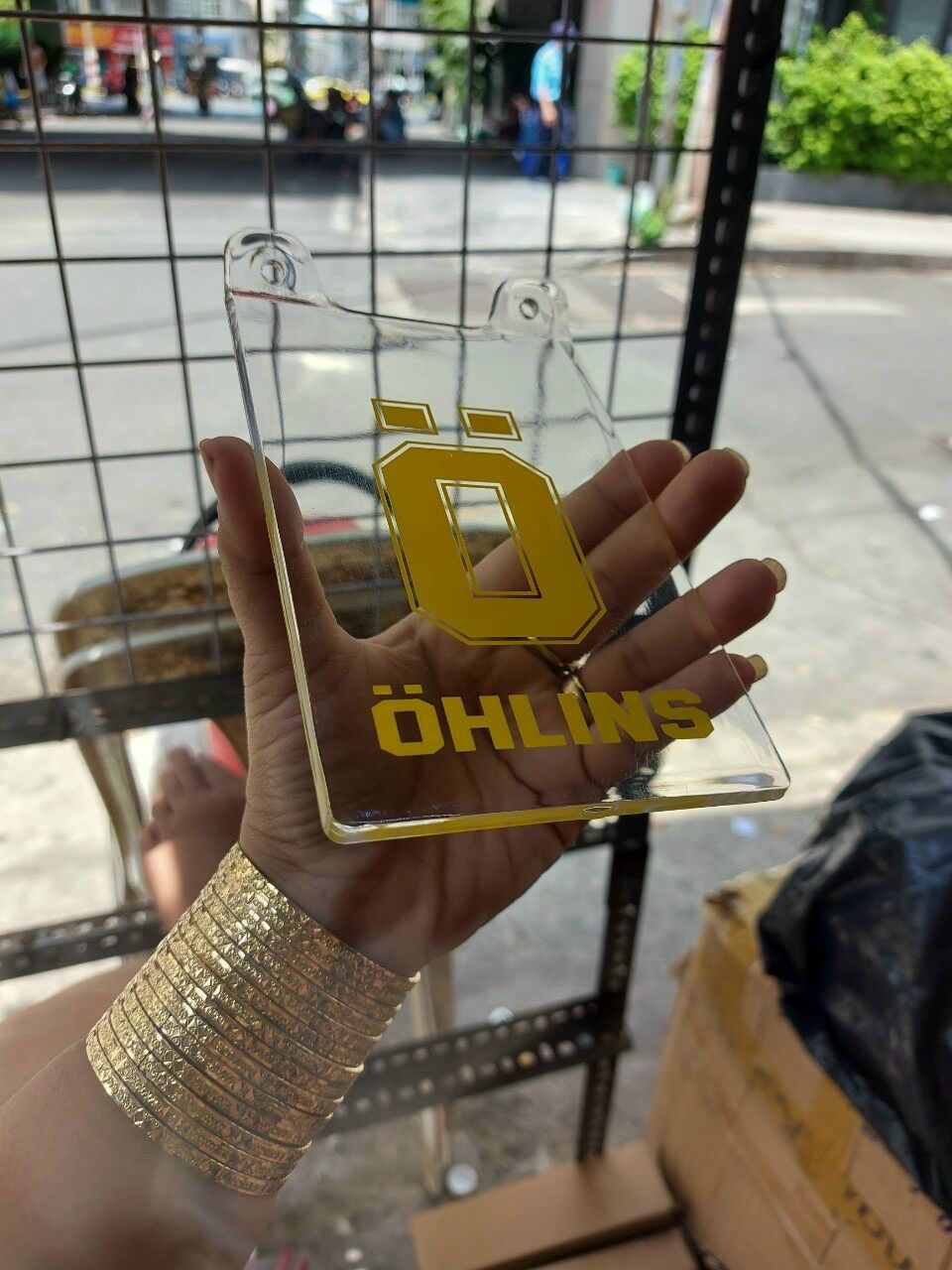 Mica che phuộc mỏng, che phuộc 2 màu.