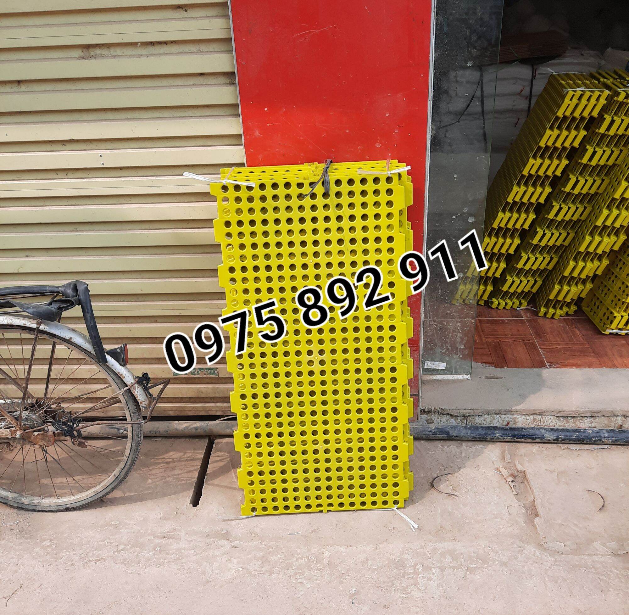 Sàn nuôi dê , cừu , chó