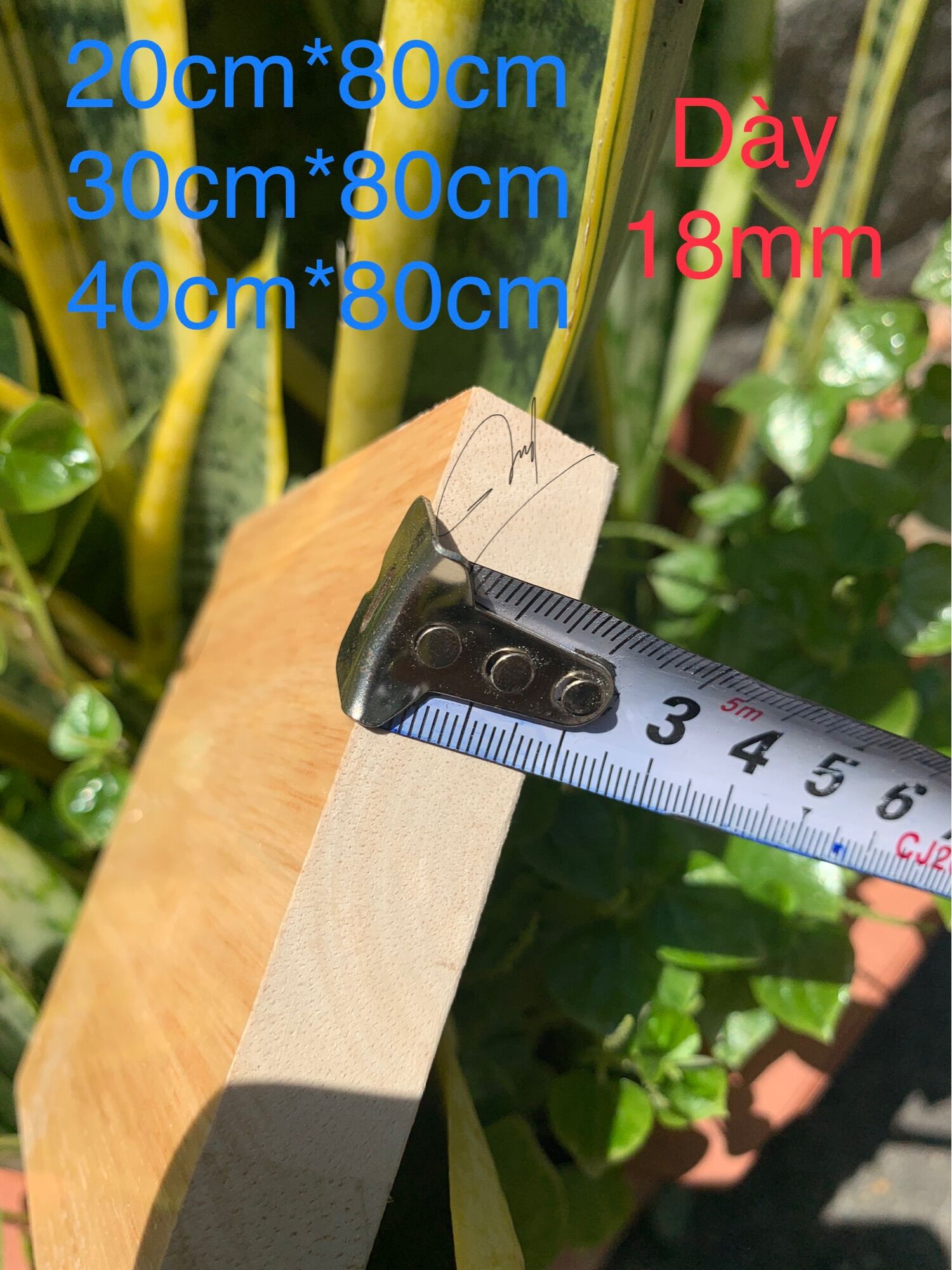 Gỗ làm kệ , không thấm nước. nhiều kích thước ...dày 18mm gỗ làm kệ , mặt bàn gỗ , kệ gia vị ....