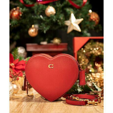 Coach heart crossbody bag siêu sang chảnh