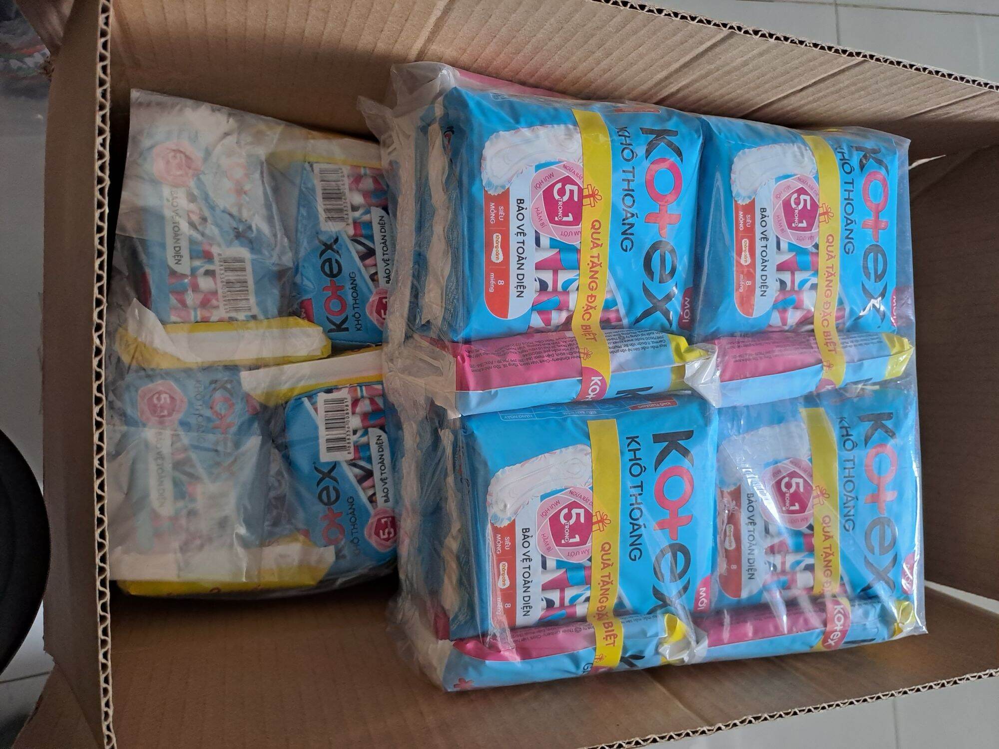 Băng vệ sinh Kotex siêu mỏng  cánh , gói 8 miếng