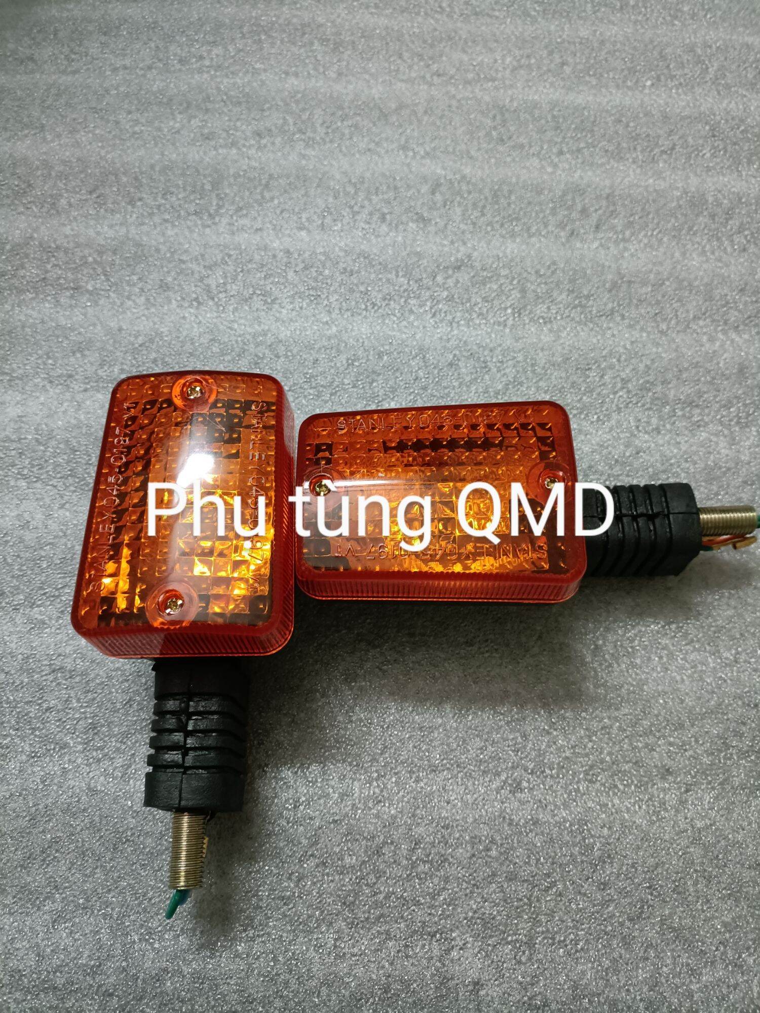 High-End Rear Turn Signals for Cup 82 - 84 Cars