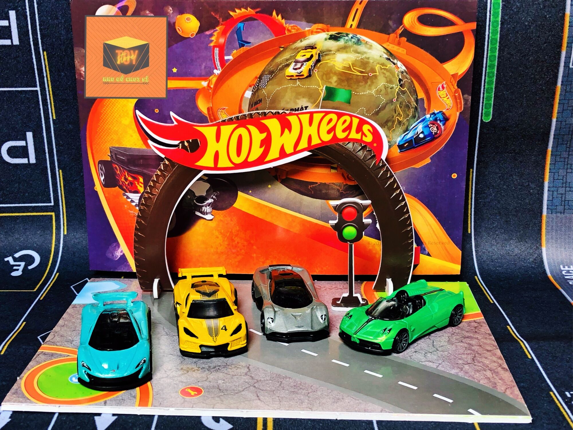 Xe Mô Hình Hot Wheels tỉ lệ 1:64 "Mazda RX-7" (Orange)
