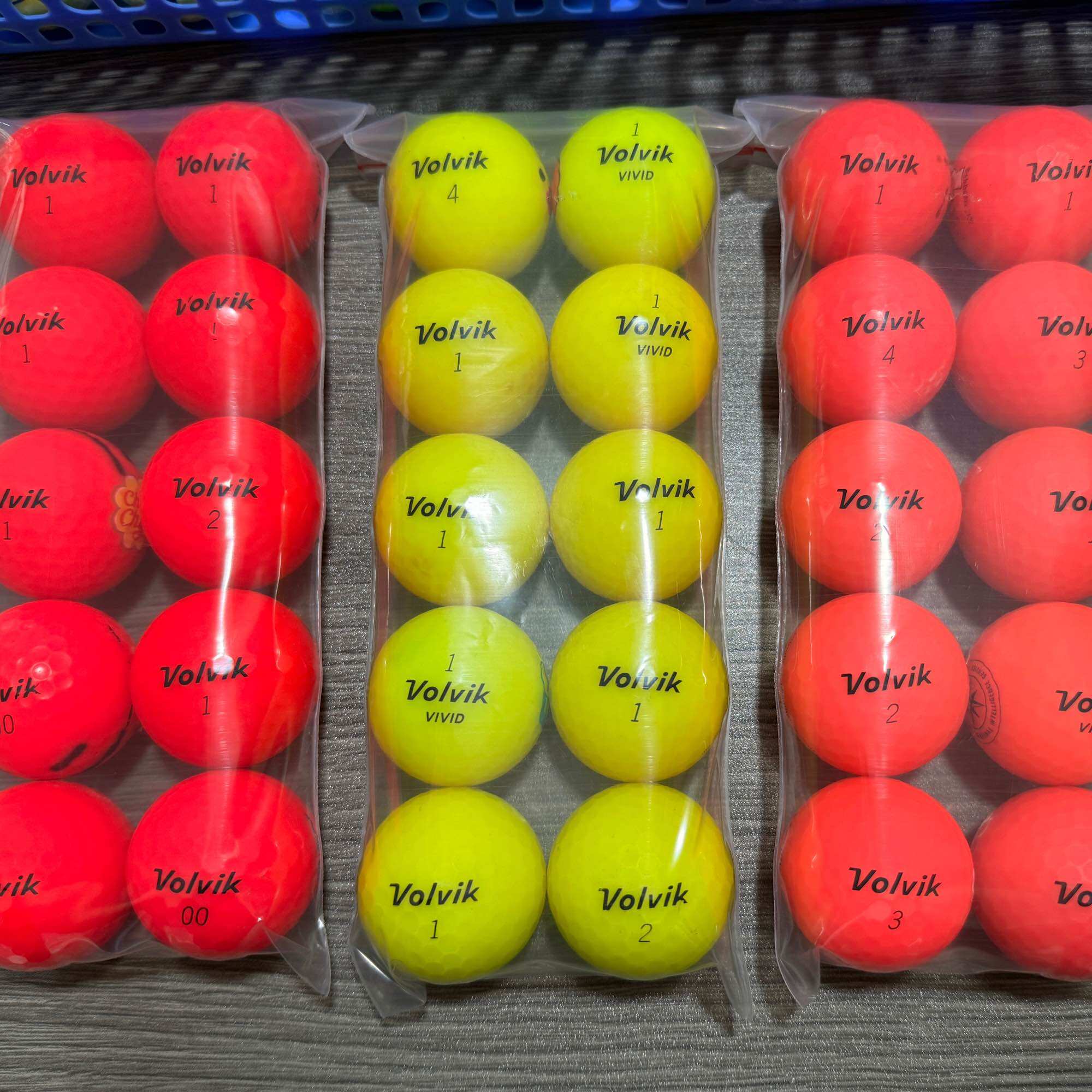   Túi 10 quả  Bóng Golf Volvik màu độ mới 99% không xước 