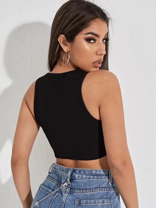 Áo croptop cổ tròn sát nách tà nhọn