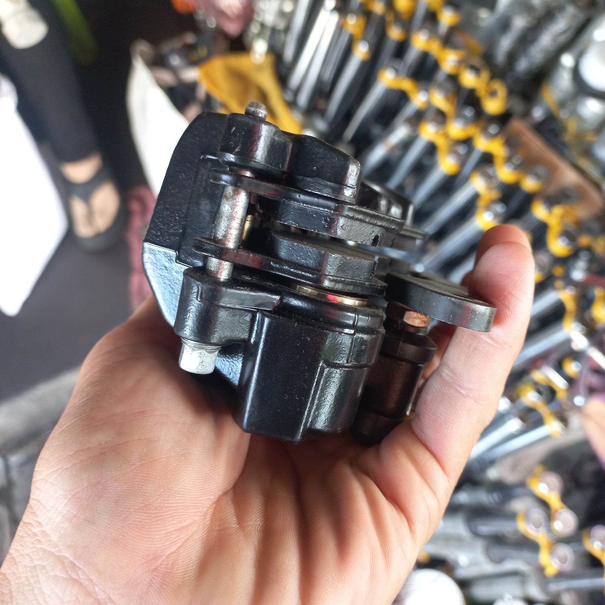 Heo dầu Trước Pcx , Heo dầu Trước shmode mới 98%