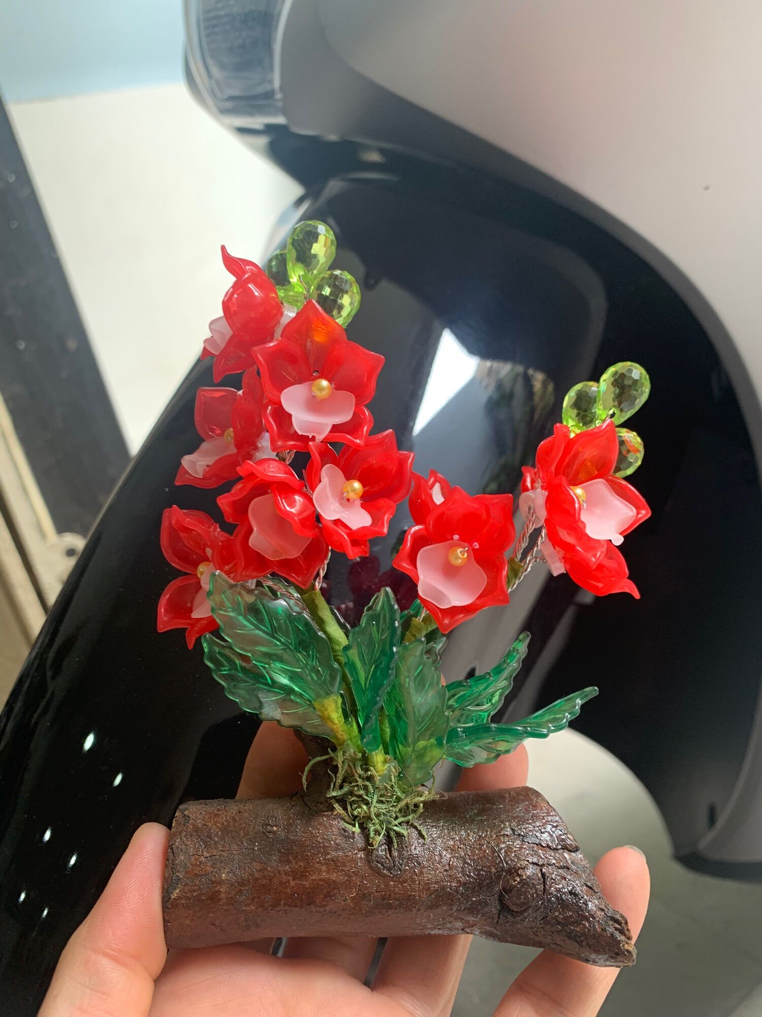 Hoa pha lê mini gắn gỗ cao 13cm ngang 10cm