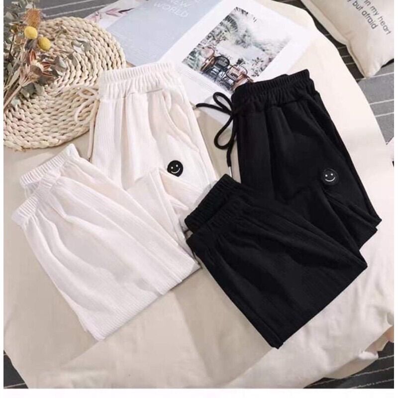 Quần bom mặt cười tròn chất da cá đẹp dáng bom xinh