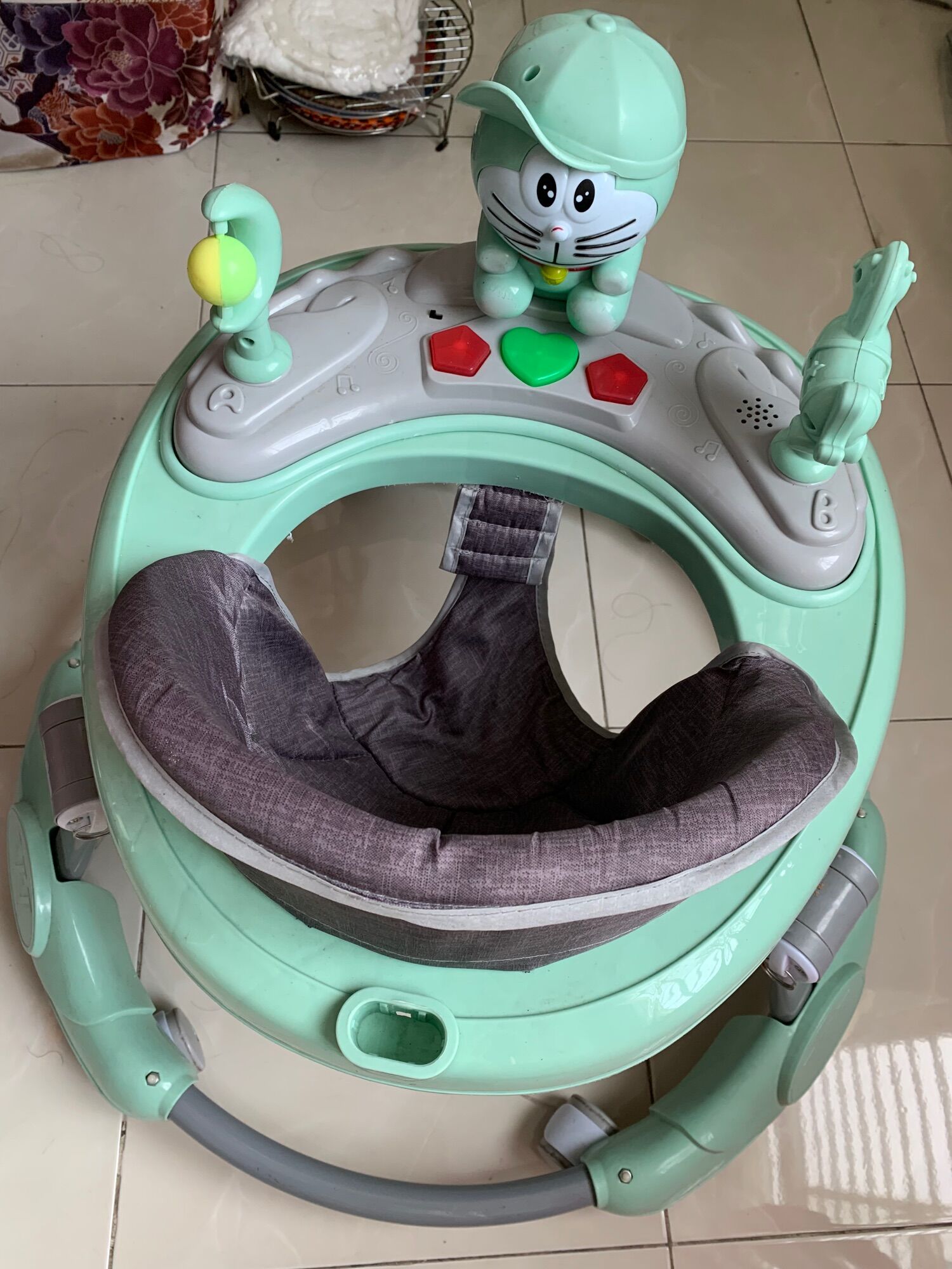 Thanh lý xe tập đi 2in 1 có bàn ăn + Tặng khẩu trang KF94 cho bé