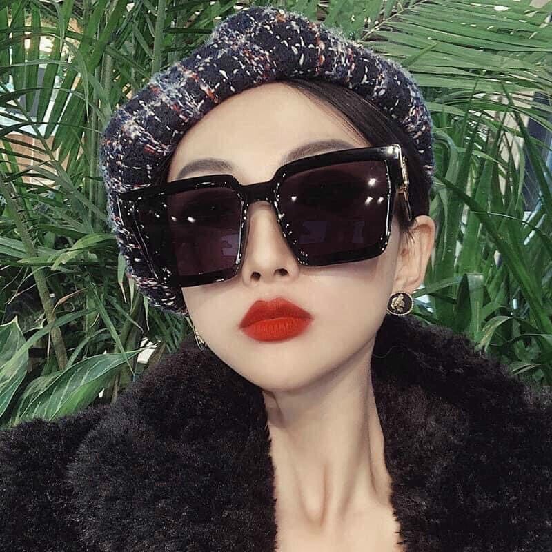 Kính râm gọng vuông nam nữ