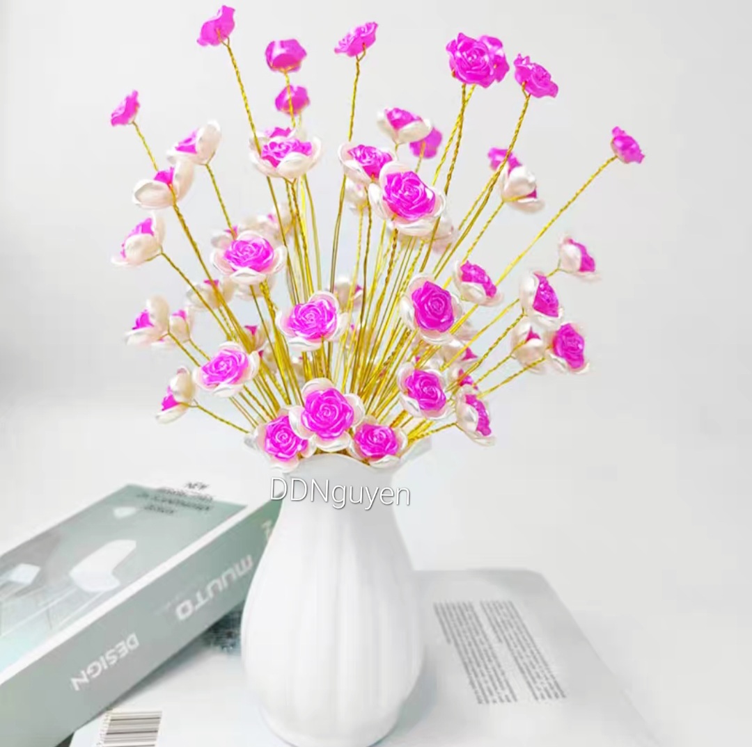 Set vật liệu làm hoa hạt cườm. Mẫu: Hoa hồng - cánh trắng