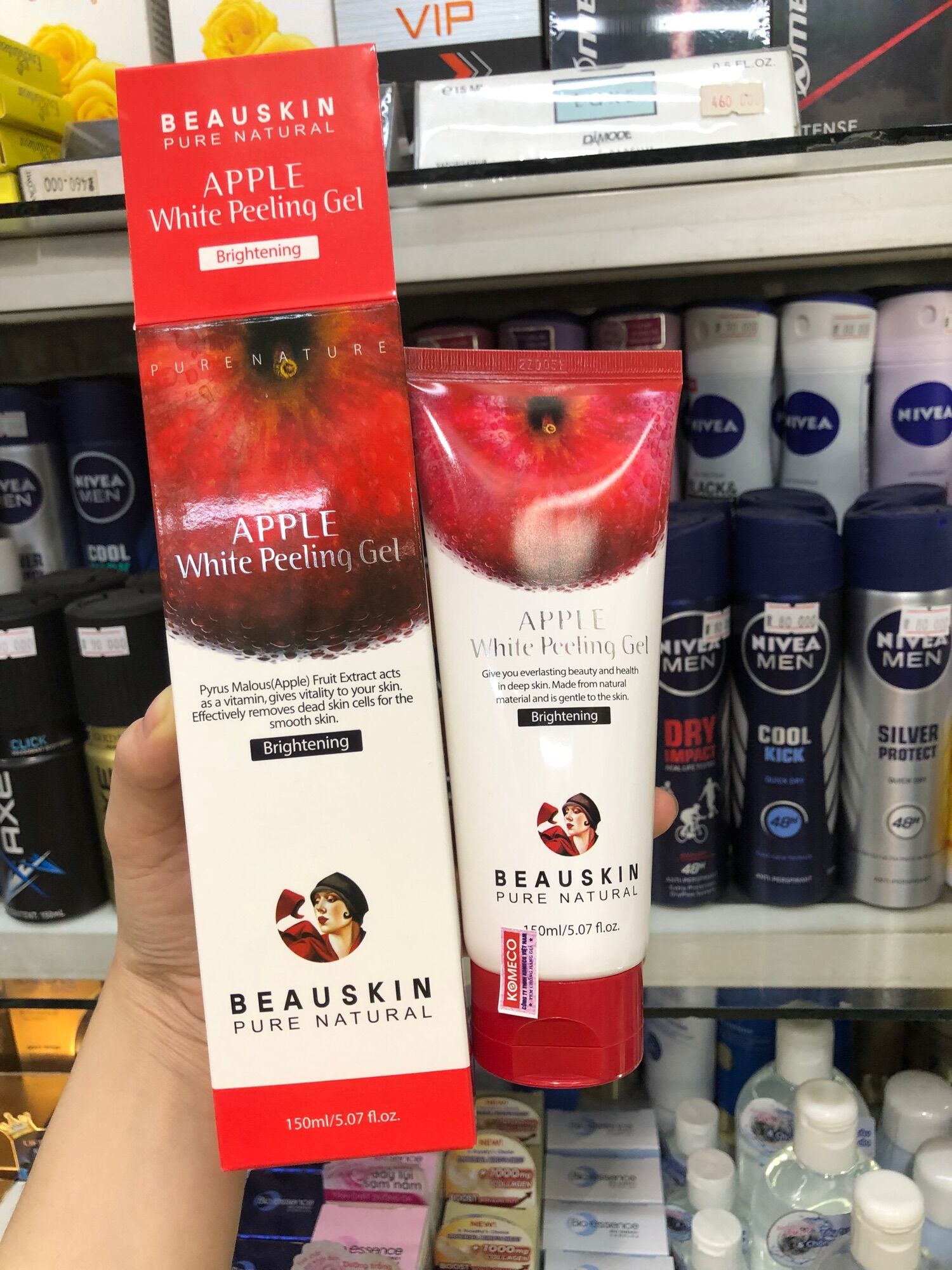 Gel tẩy tế bào chết táo Beauskin Apple White Peeling Gel 150ml