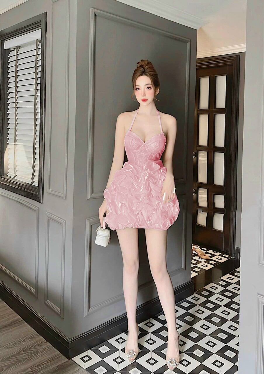ĐẦM XÒE CỔ YẾM DÚN BÈO
