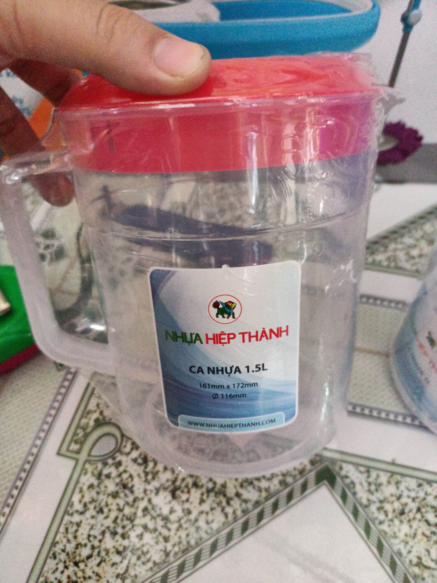 ca nhựa có chia vạch