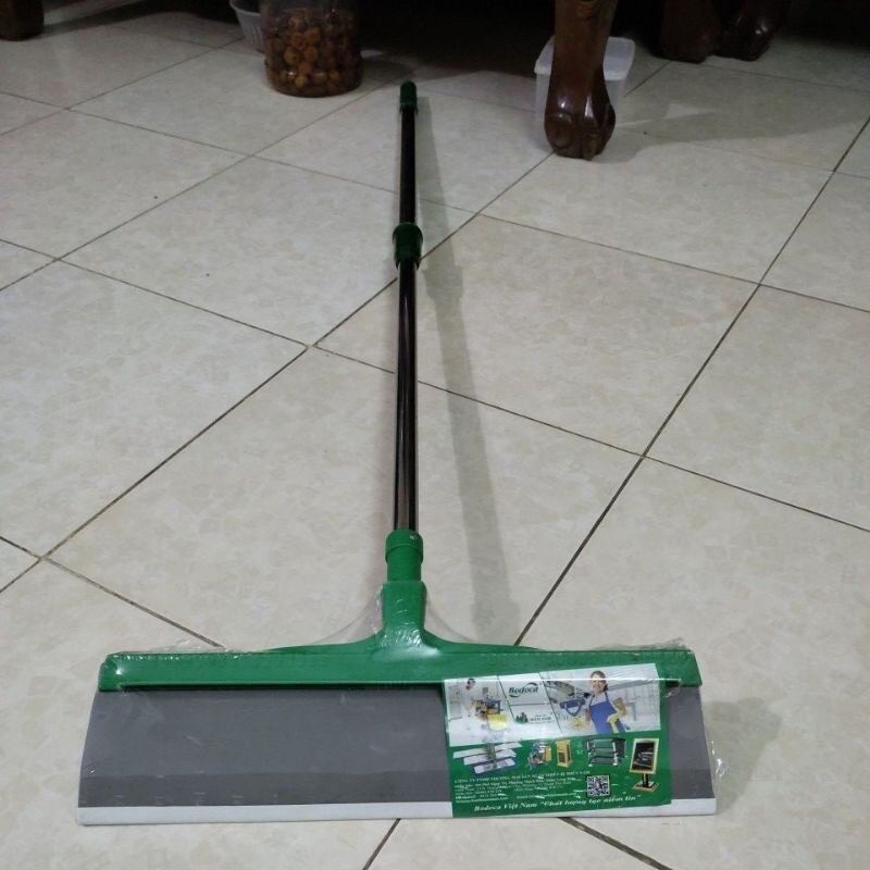 Cây gạt nước Bodoca 45cm cán rút tiện dụng