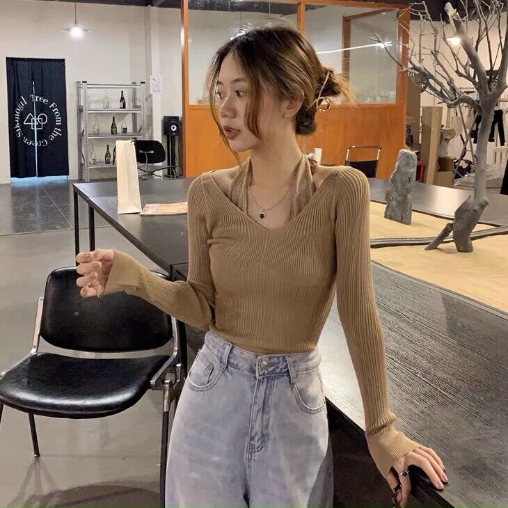 Áo sweater trễ vai tay dài yếm
