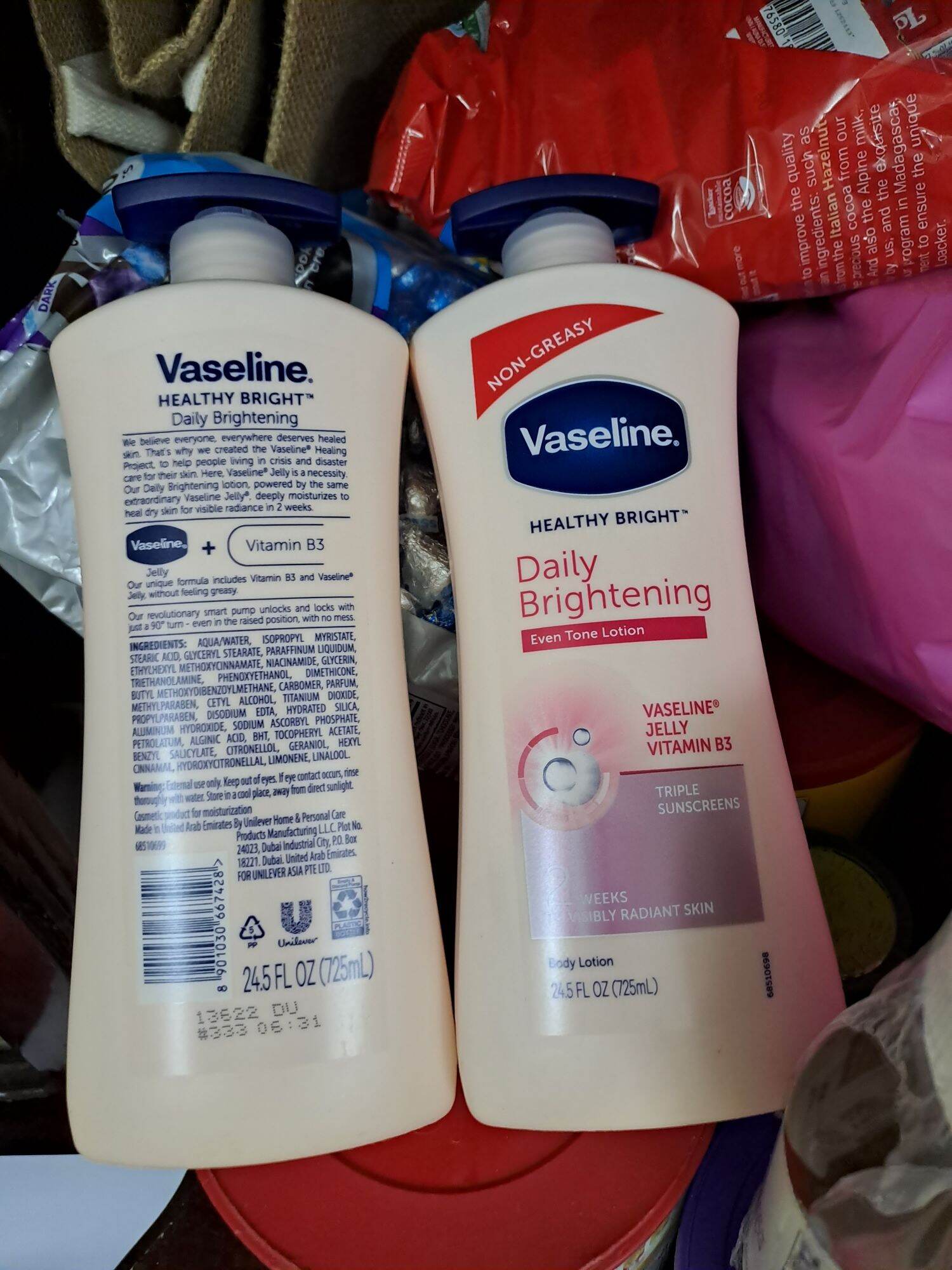 sữa dưỡng thể trắng da cấp ẩm vaseline Mỹ 725ml