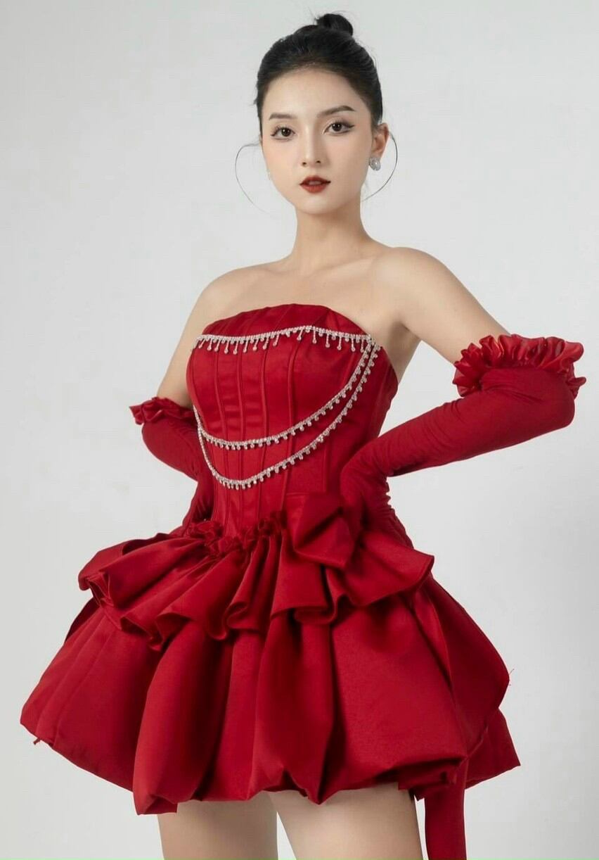 ĐẦM XÒE CÚP BÍ NƠ EO
