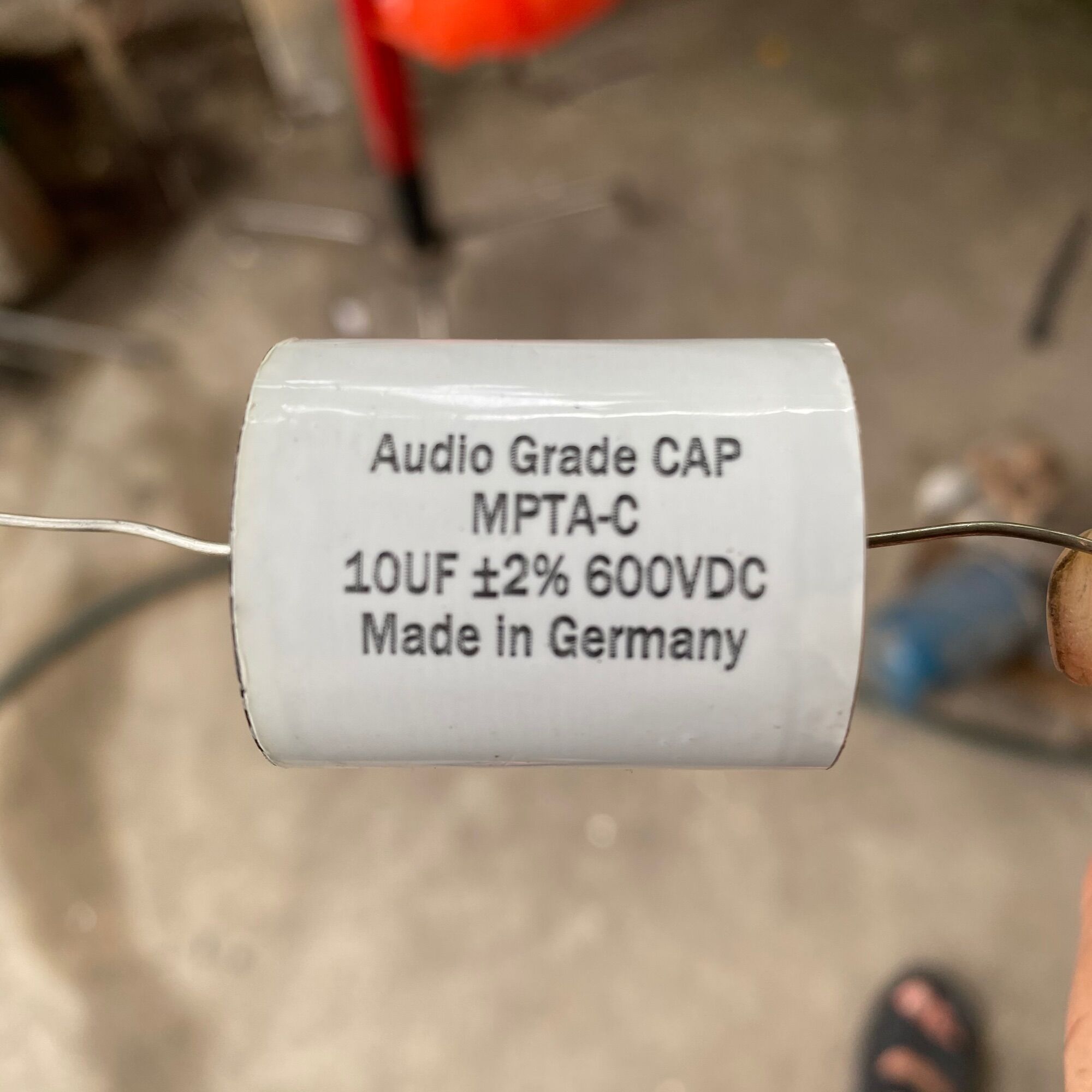 Tụ Audio Grade 10uf/ 600VDC   | Chất lượng âm thanh   | 10UF ±2% 600VDC   | Sản xuất tại Đức   | Giá 1 chiếc   | Chân đồng màu bạc