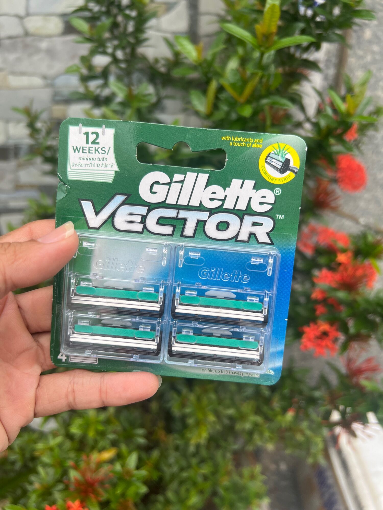 Lưỡi dao cạo gillette vector 4 lưỡi.