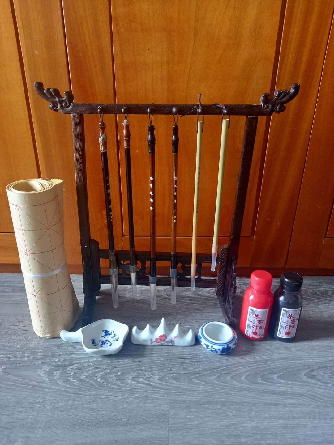 Bộ combo đầy đủ dụng cụ viết thư pháp.