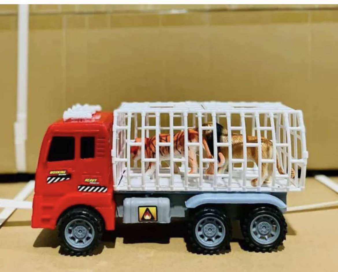 Đồ chơi xe tải chở thú ngộ nghĩnh chạy trớn