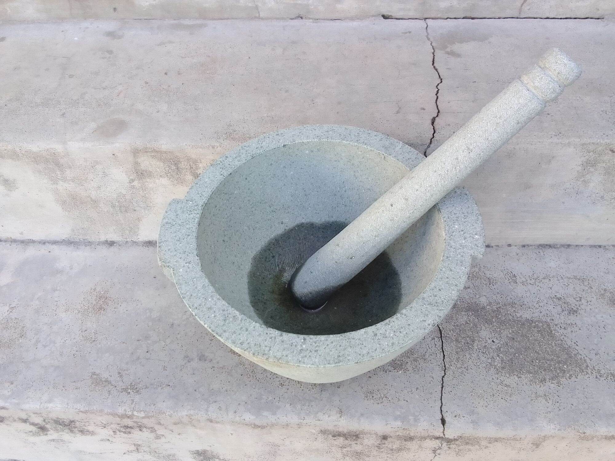 cối và chày đá kích thước 30cm