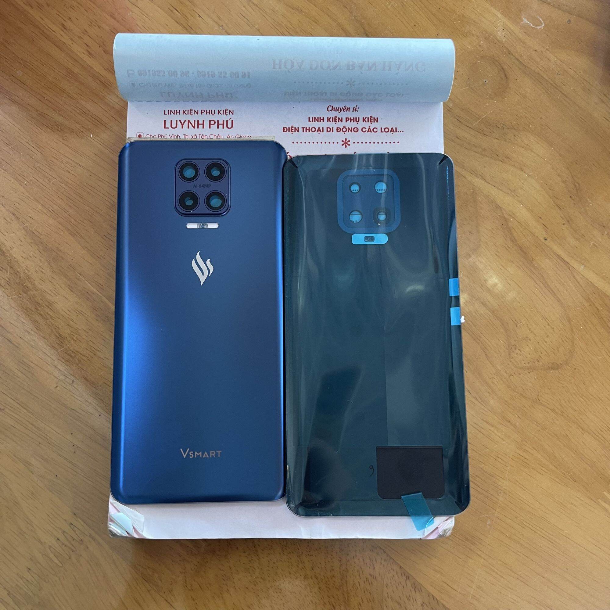 Nắp lưng vsmart aris aris pro có kính camera