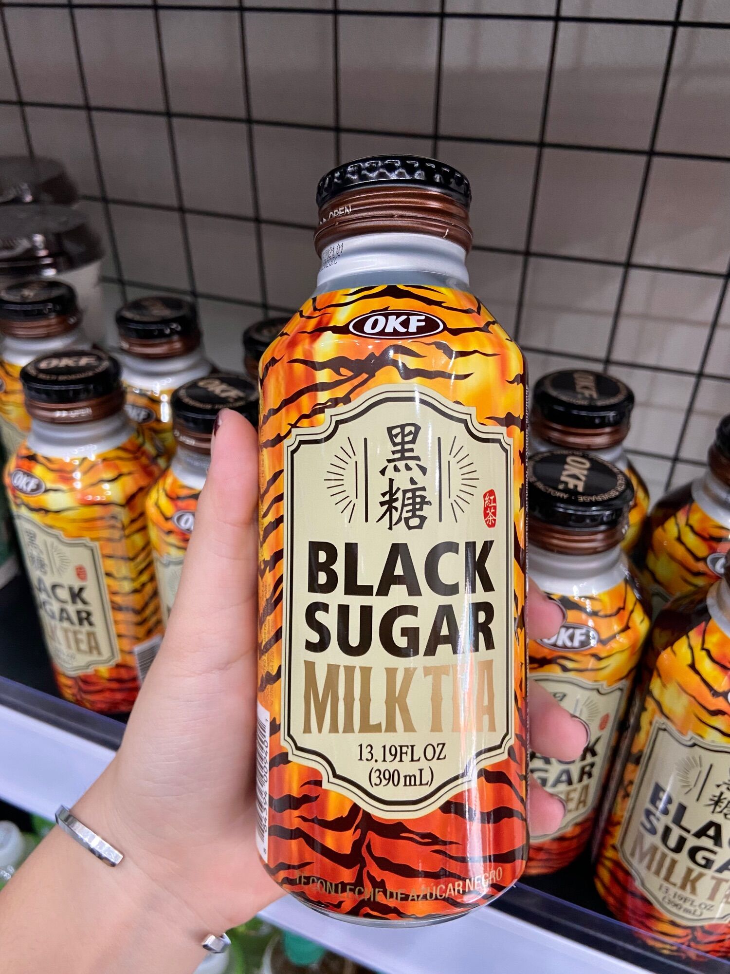 Trà sữa đường đen BlackSugar Milk Tea Hàn Quốc - 390ml