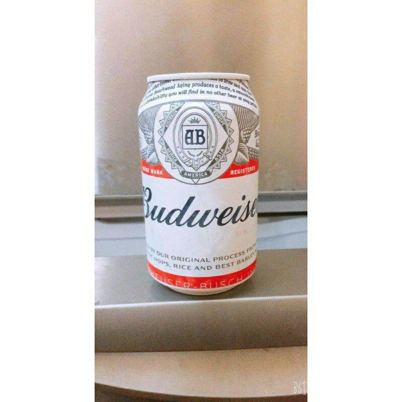 Bia Budweiser lon 330ml. Date 11/2021