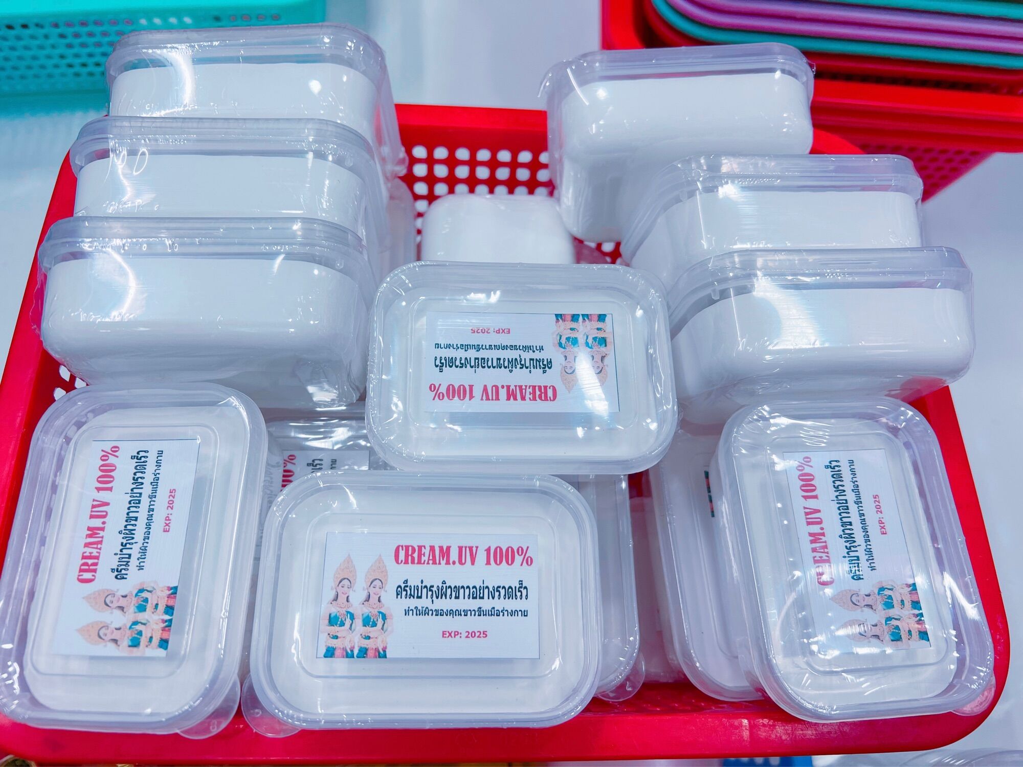 Kem dưỡng trắng da cốt thái dẻo UV 100g