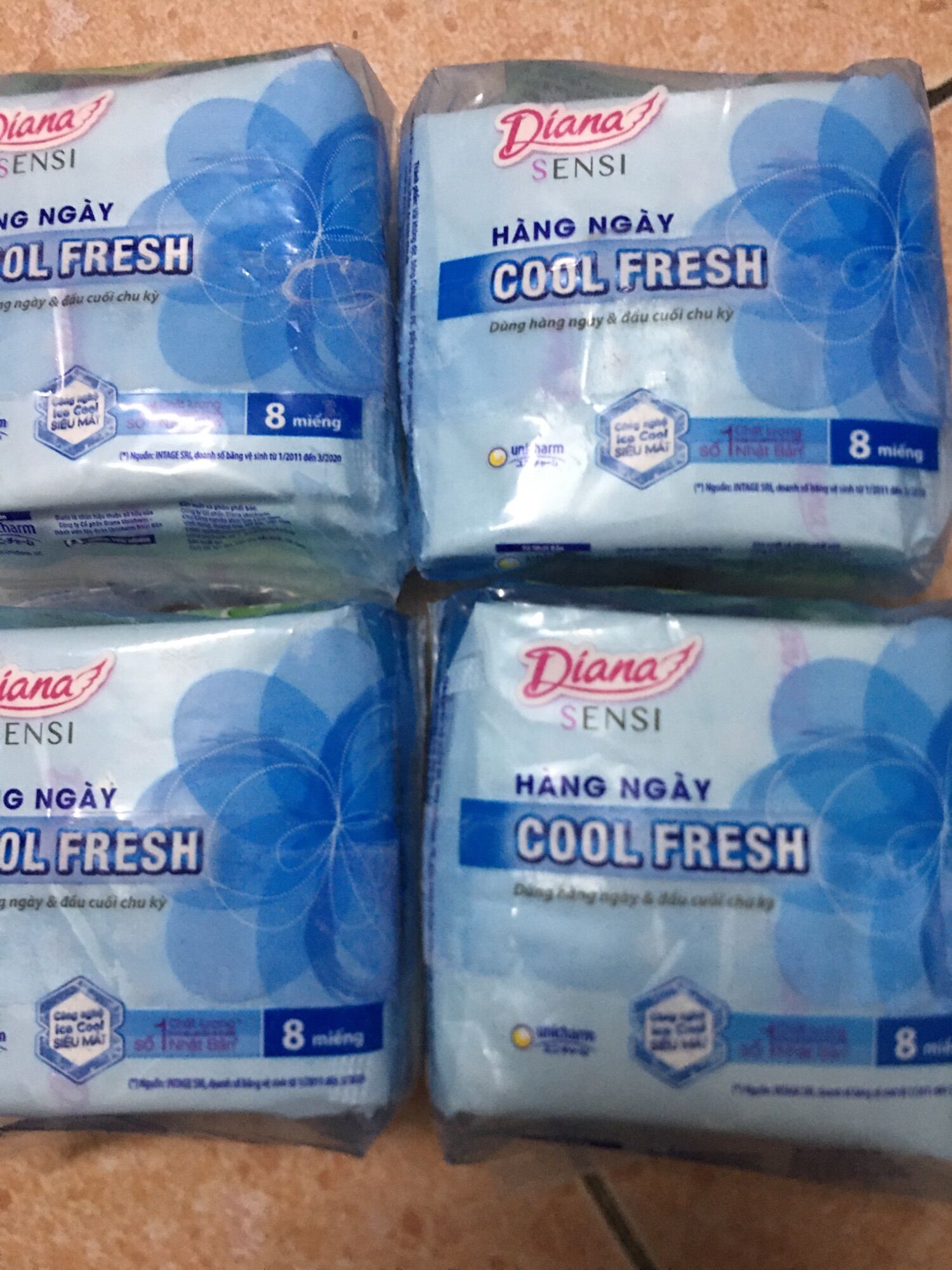 Combo 12 gói bvs diana hàng ngày sensi cool fresh gói 8 miếng kt 15.5 dùng hằng ngày và chu kỳ đầu , chu kỳ cuối .