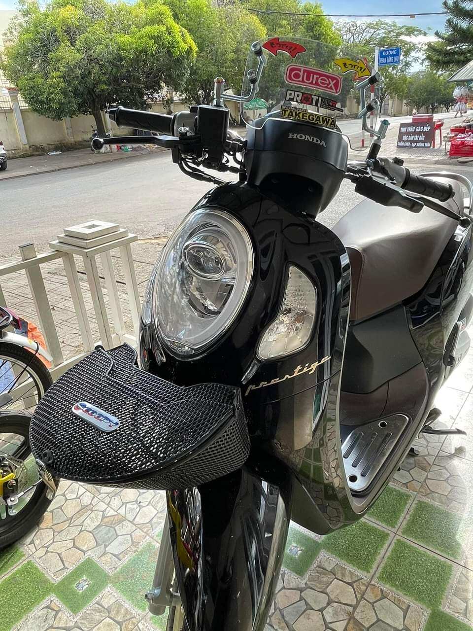Kính chắn gió Scoopy