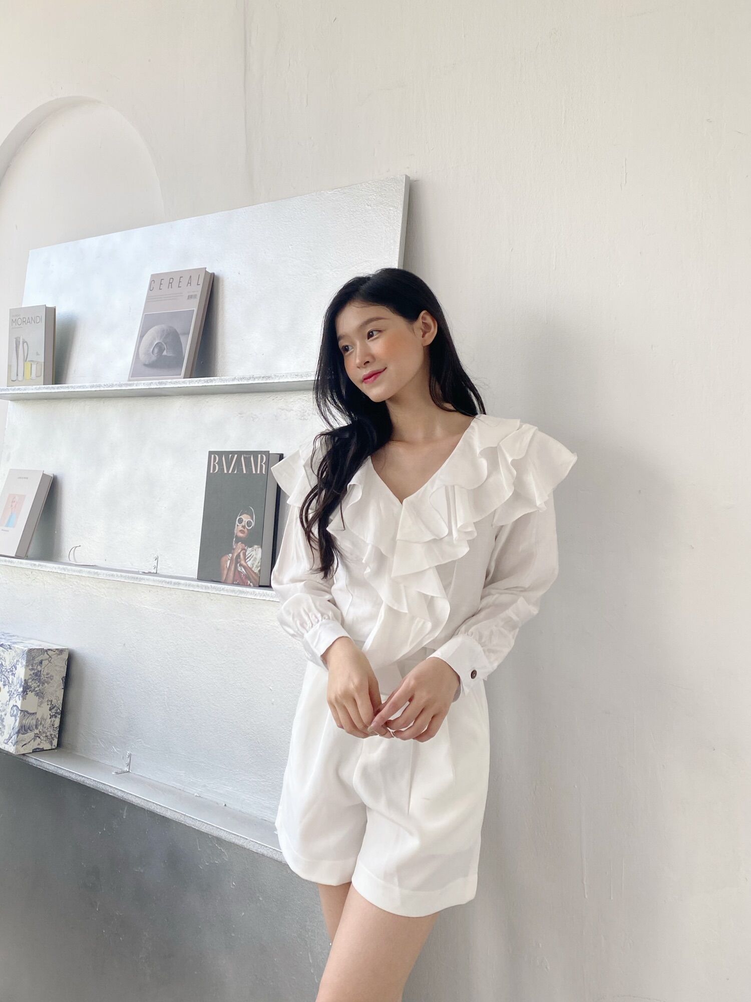 Yu cherry | áo cổ tim bèo tay dài ruffle heart blouse ya414