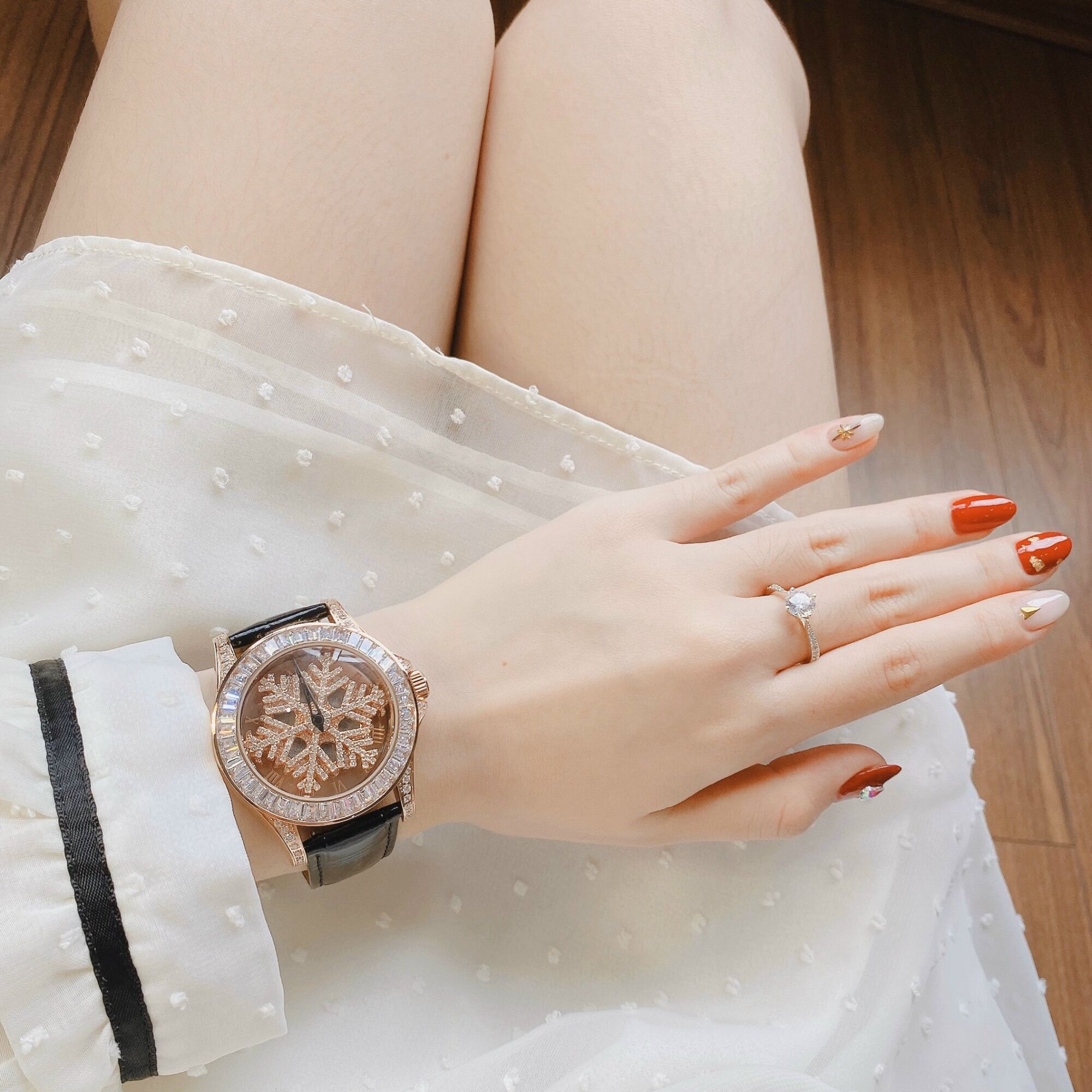 Đồng Hồ Nữ Davena Hoa Tuyết