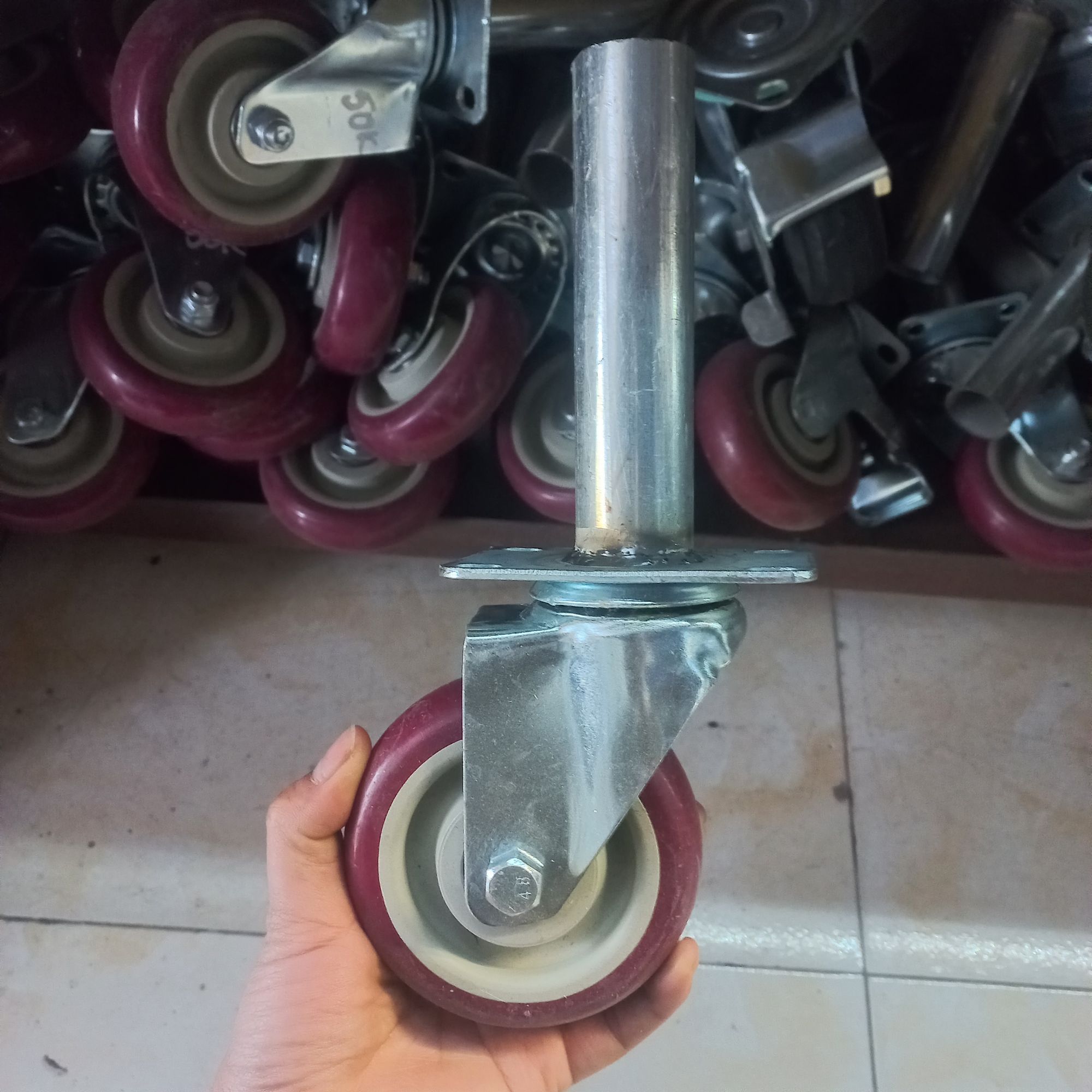 Bánh xe dàn giáo siêu chịu lực 100mm màu đỏ