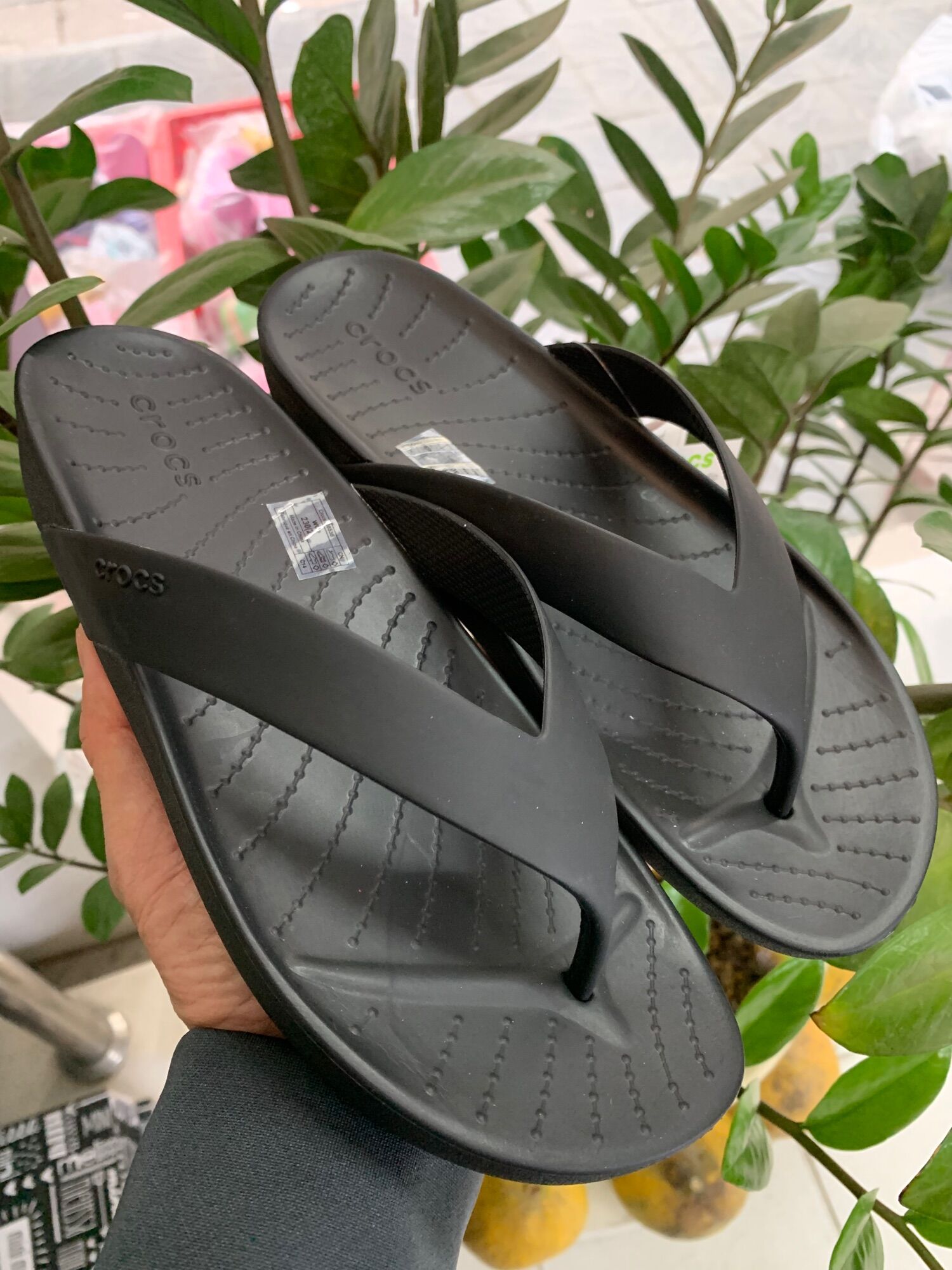 Dép xỏ ngón hàng hãng mới nhất Crocs splash shine slip. c.roc.s shoes ,dep thoi trang xuất xịn, dép đúc liền khối