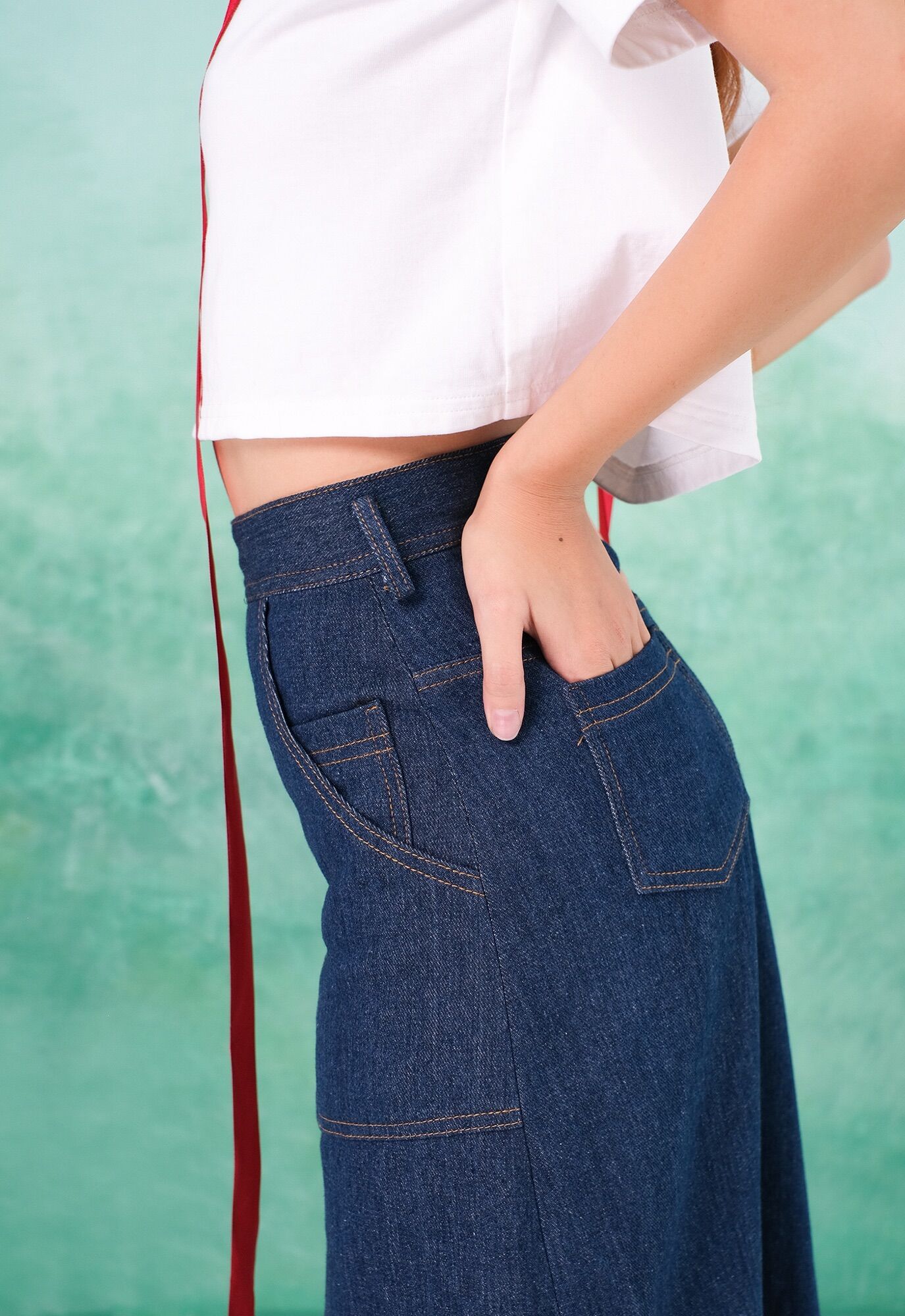 Double Moonshot - Chân váy jeans chữ A xẻ tà