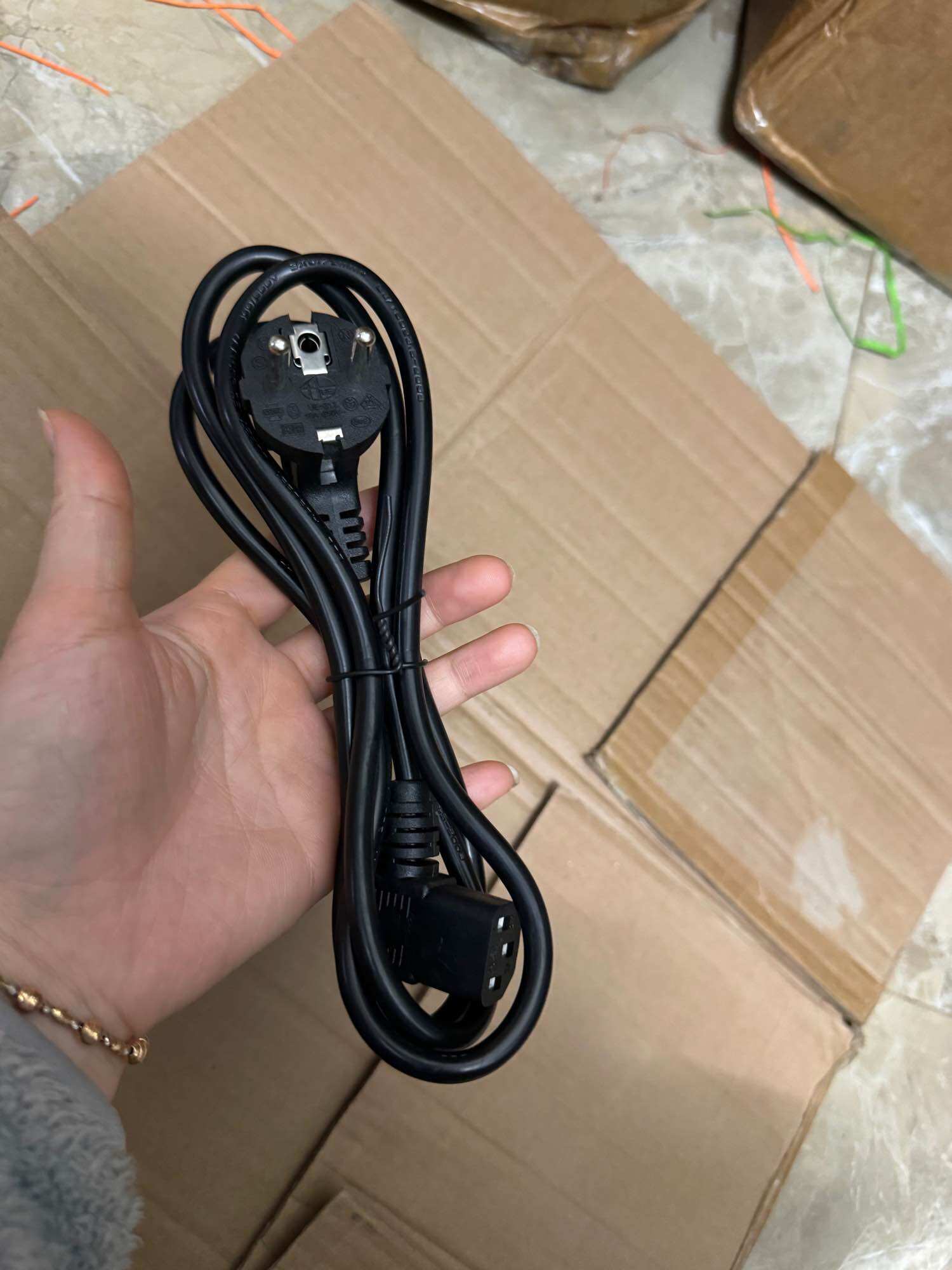 Dây nguồn 3 chân bẻ góc dài 1.5m